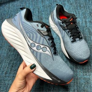 Saucony Triumph 22 Running Shoes in Mirage Blue Black Men's Size 9 Sneakers